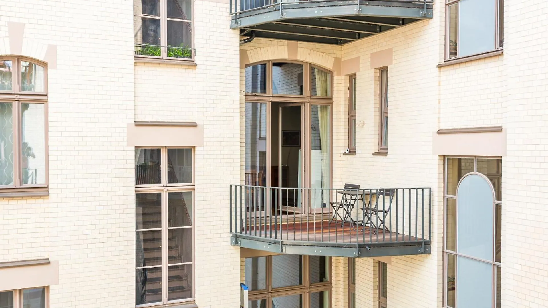 Aptc Downtown Monument4Rent Near Checkpoint Charlie Berlin Apartment