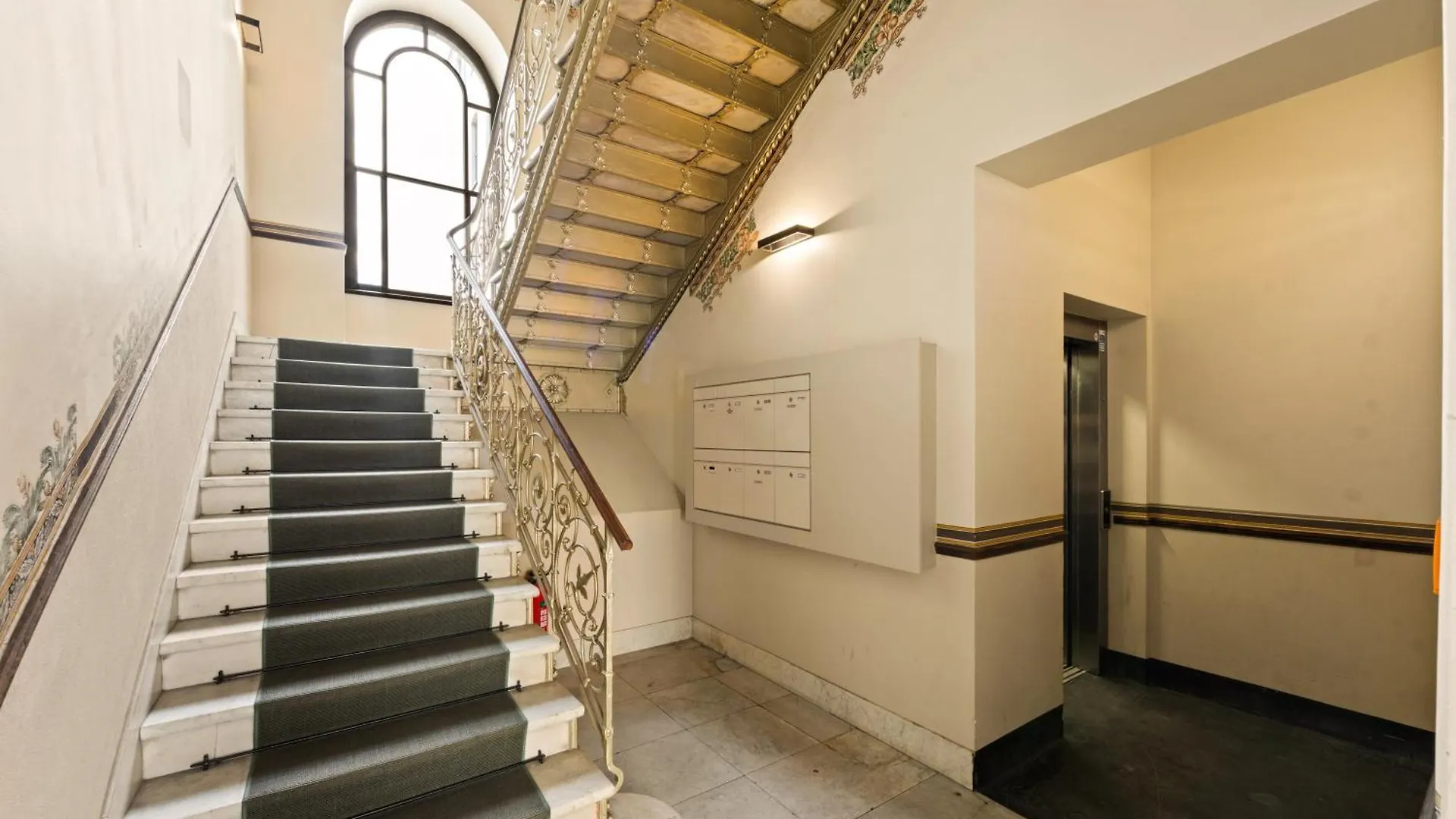Aptc Downtown Monument4Rent Near Checkpoint Charlie Berlin Apartment