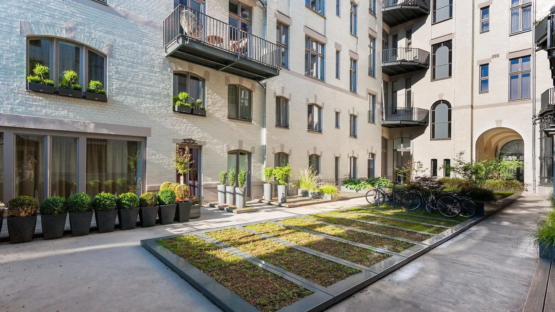 Aptc Downtown Monument4Rent Near Checkpoint Charlie Berlin