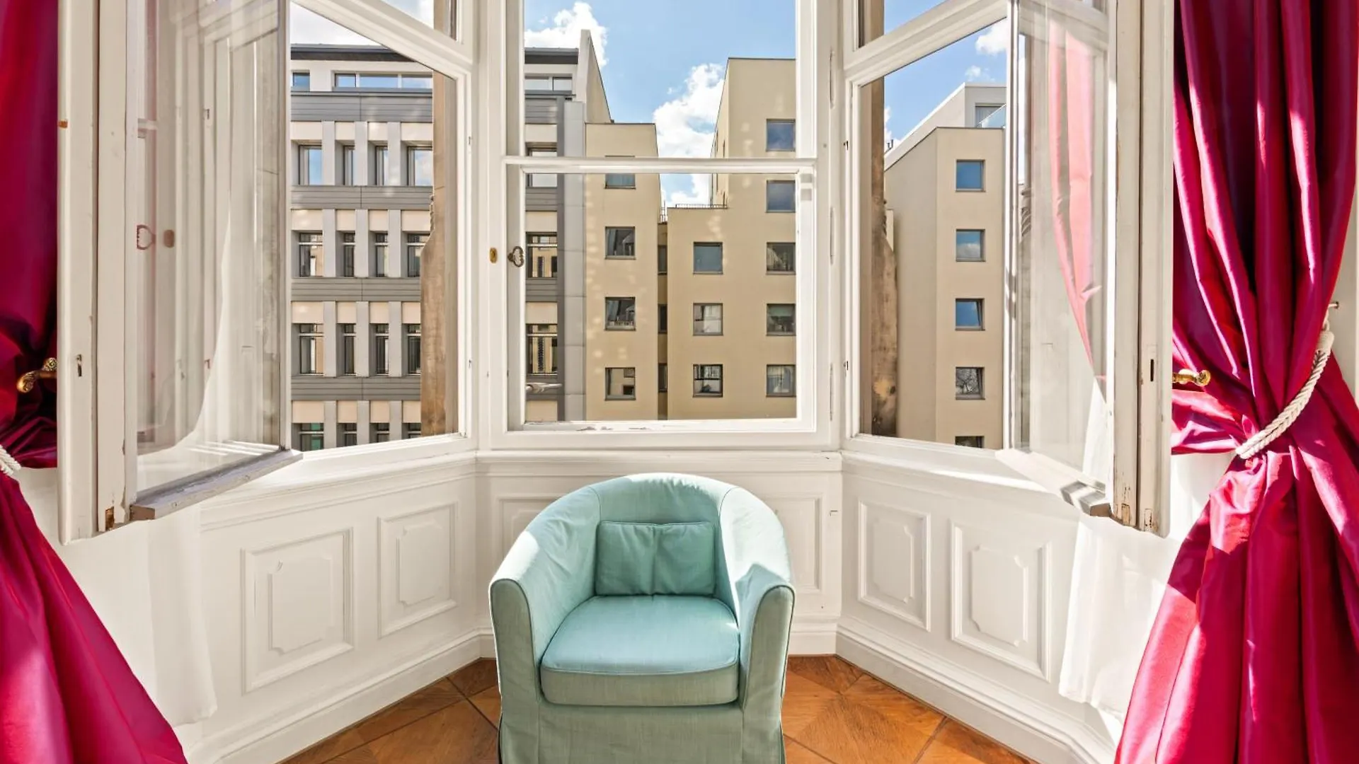 Aptc Downtown Monument4Rent Near Checkpoint Charlie Berlin Germany