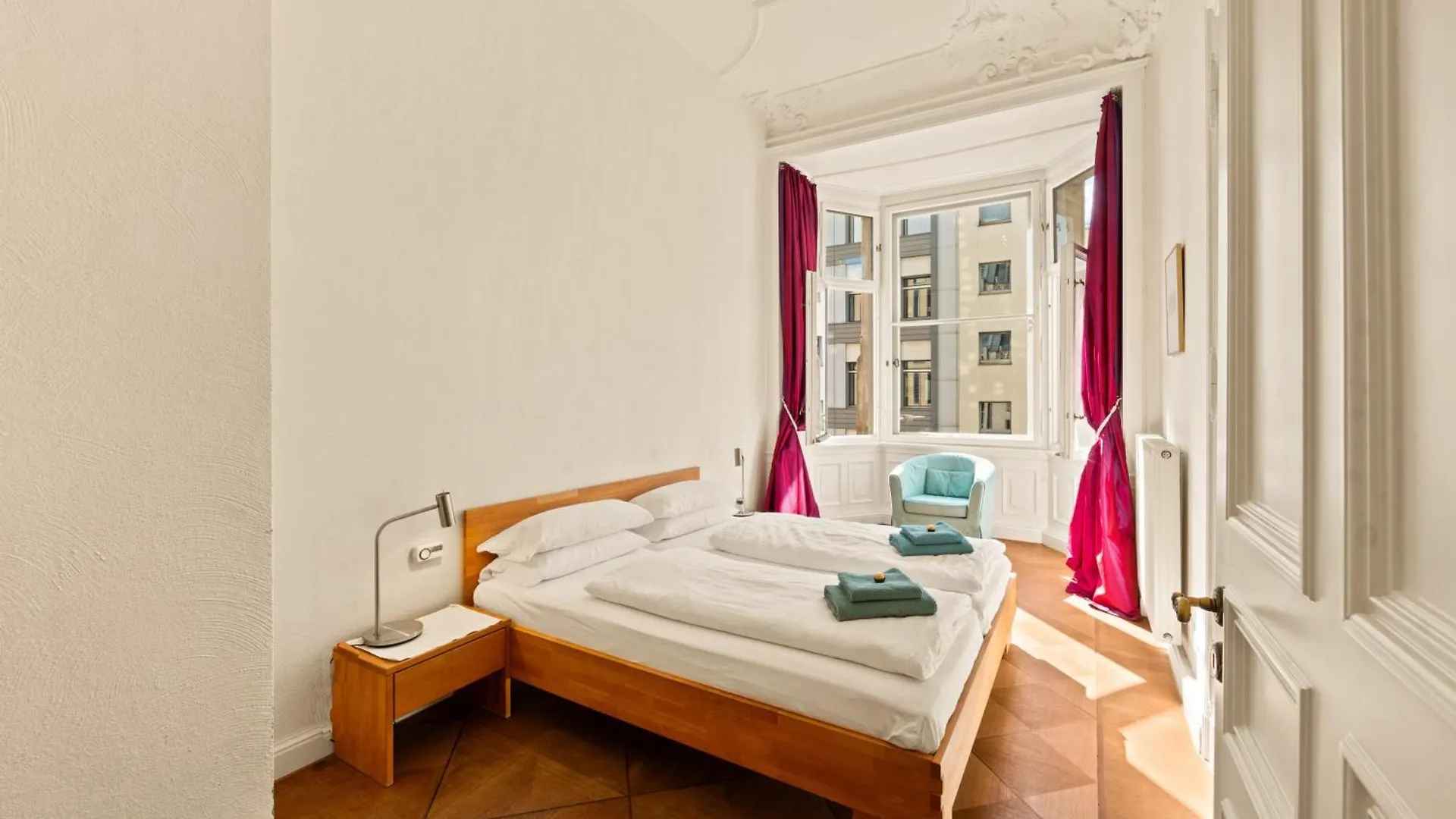 Aptc Downtown Monument4Rent Near Checkpoint Charlie Berlin 0*,