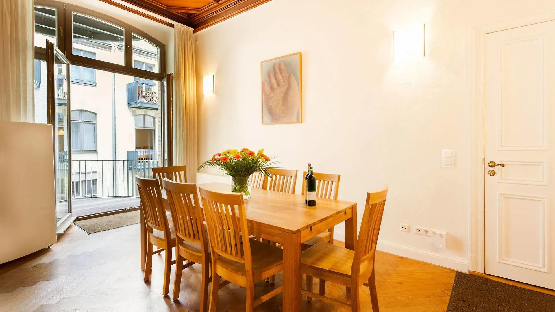 Aptc Downtown Monument4Rent Near Checkpoint Charlie Berlin Tyskland
