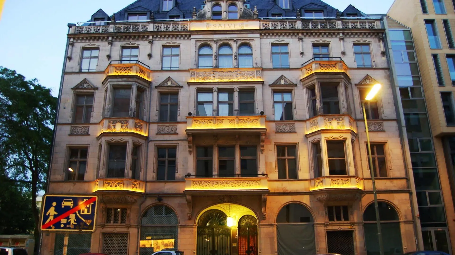 Aptc Downtown Monument4Rent Near Checkpoint Charlie Berlin Tyskland